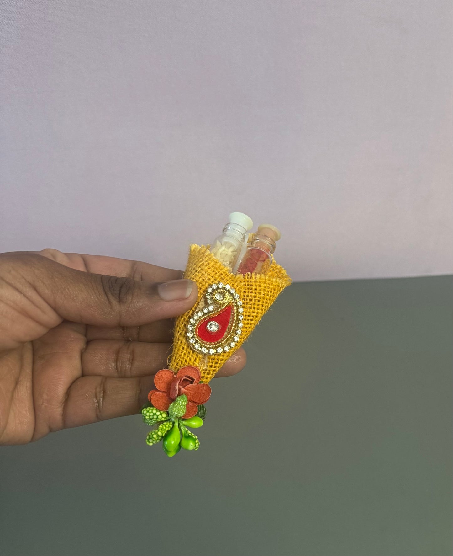 Festive Favors-DG007