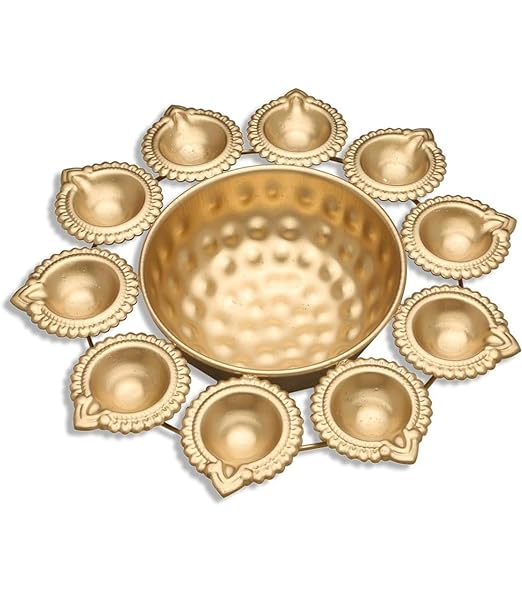 Traditional Diya Uruli set - 6 diya set with center bowl